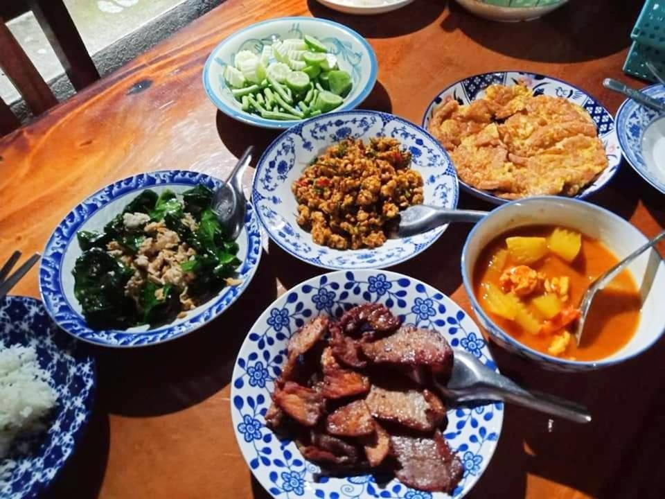 Nakhon Si Ban Na Homestay ナコーンシータンマラート エクステリア 写真